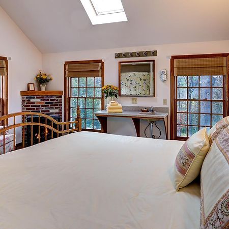 Breakfast On The Connecticut Bed & Breakfast Lyme Exterior foto